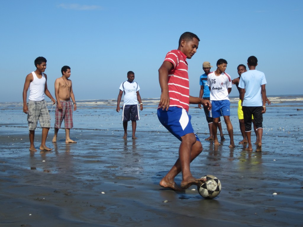 100voices beach football